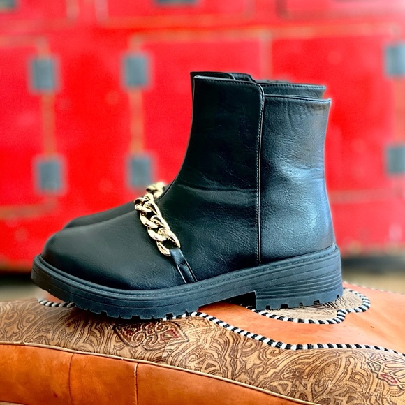 CL by Chinese laundry black chunky gold chain detail boots - Picture 1 of 10